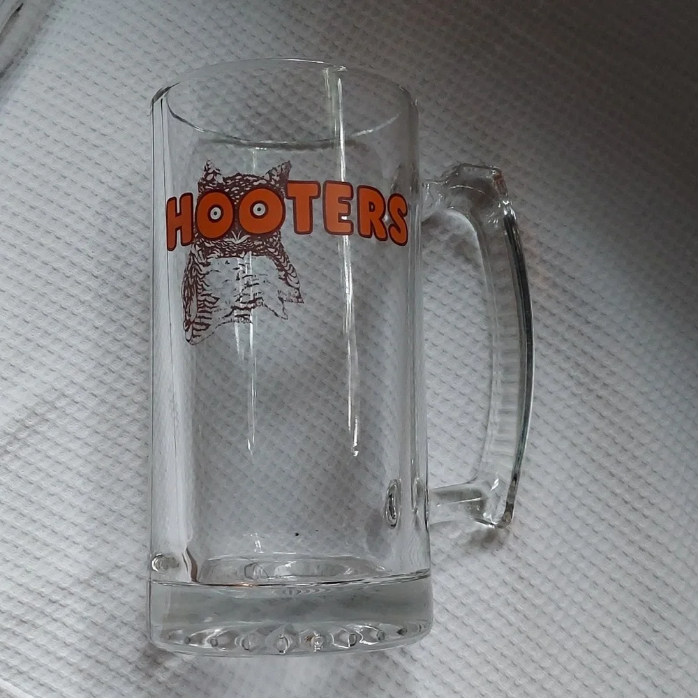 Hooters large beer mug vintage owl
